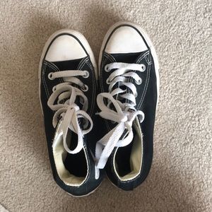 black high top converse!